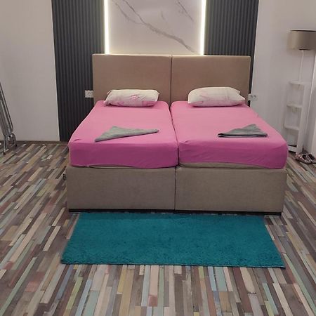 V&J Apartments Podgorica Luaran gambar