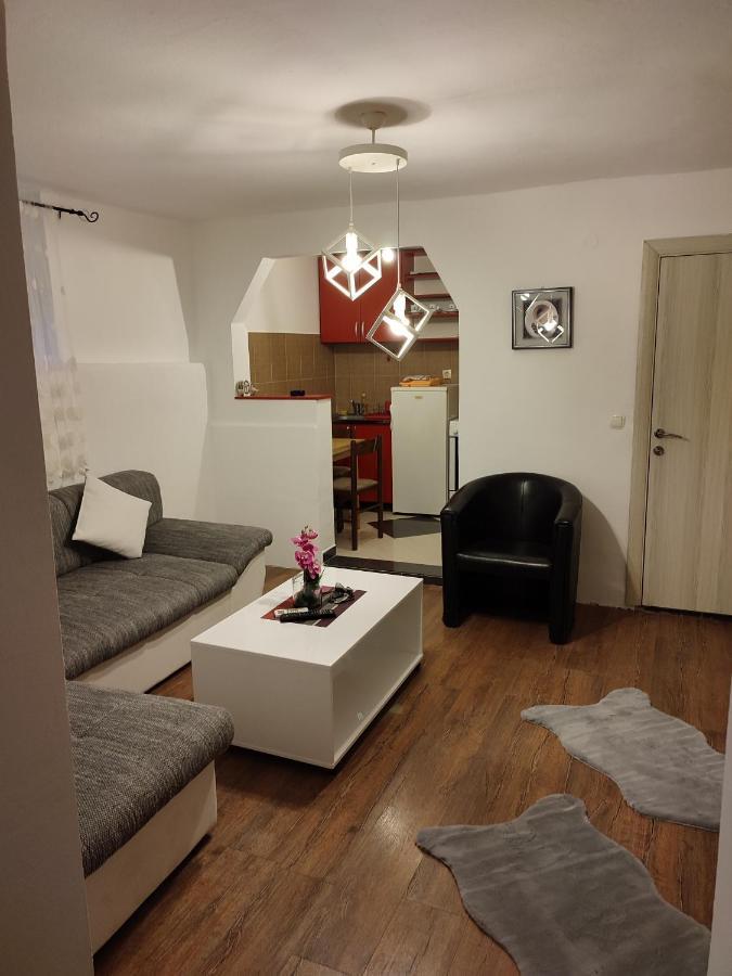 V&J Apartments Podgorica Luaran gambar