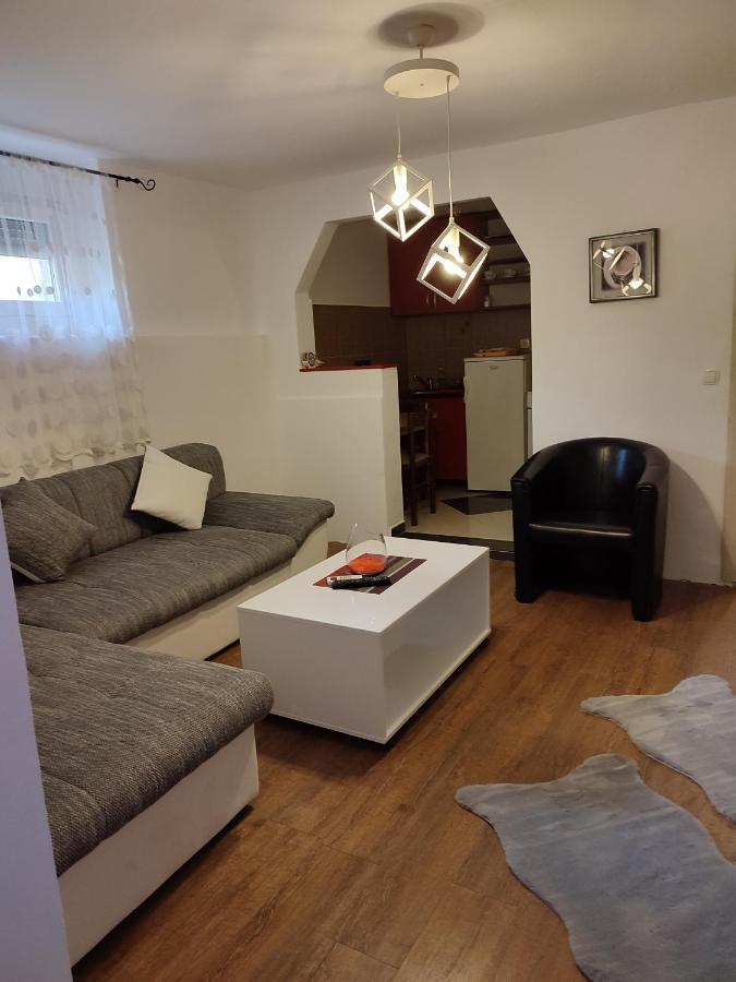 V&J Apartments Podgorica Luaran gambar