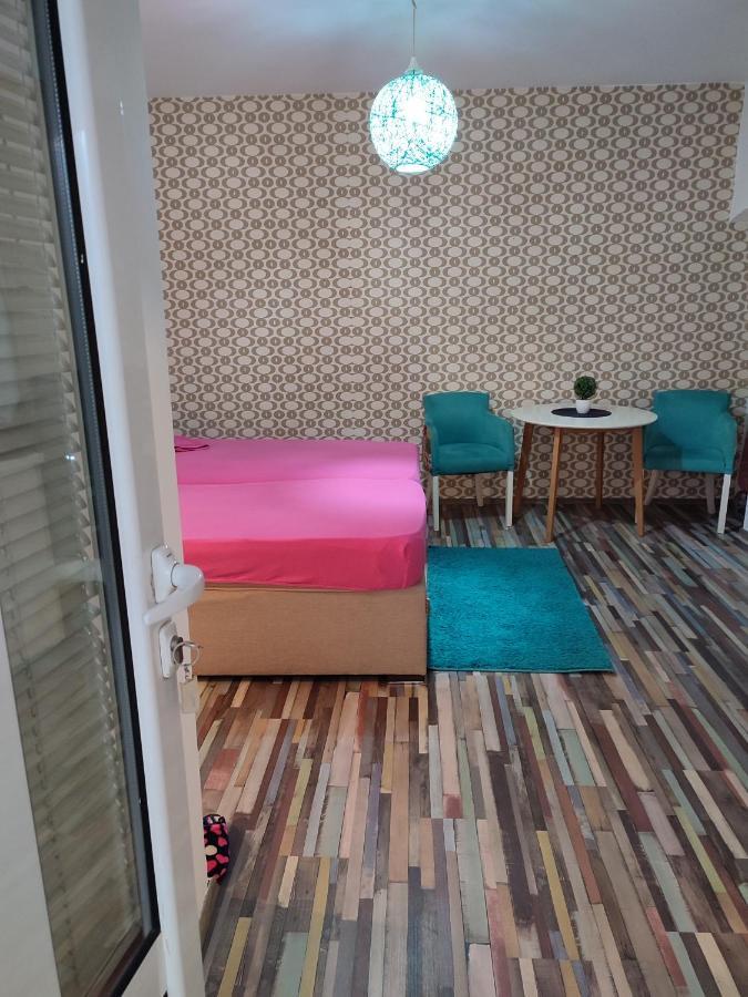 V&J Apartments Podgorica Luaran gambar