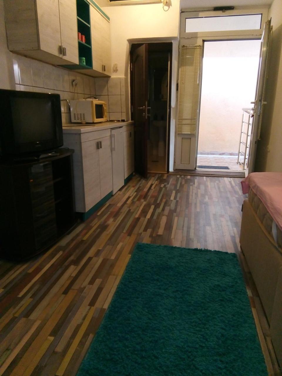 V&J Apartments Podgorica Luaran gambar